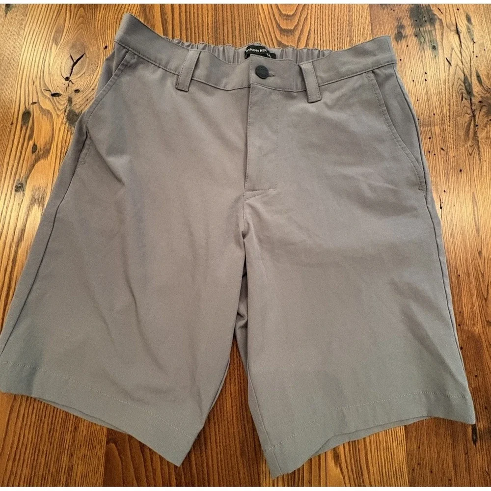 Banana Republic Shorts Mens 32 Gray Performance Stretch Golf Chino Quick Dry